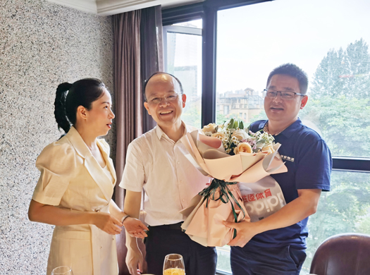 德總.jpg 德總.jpg